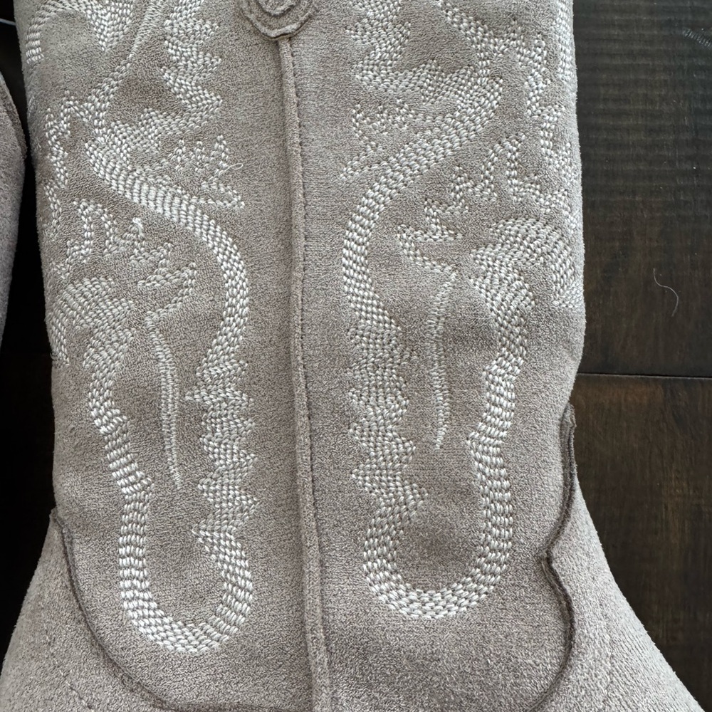 Altar'd State Western Faux Suede boots~Size 7~Greybeige - Picture 3 of 8